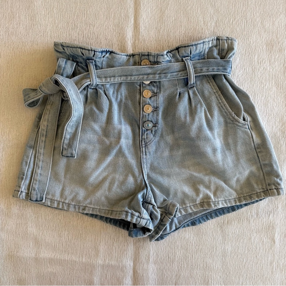 American Eagle Womens Size 2 Blue Denim Paperbag Waist Mom Shorts - Picture 1 of 16